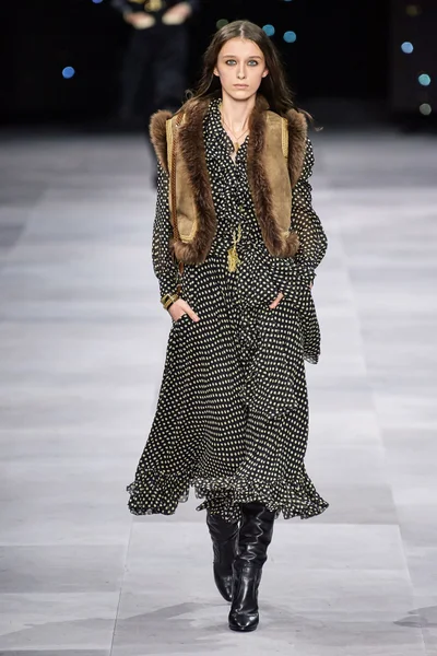 Look 49